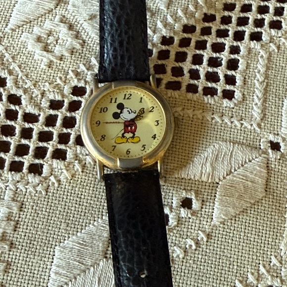 kreisler Accessories - Vintage Mickey Mouse Quartz Watch.Kreisler Black Calf Leather.Size 41 11/15 RARE